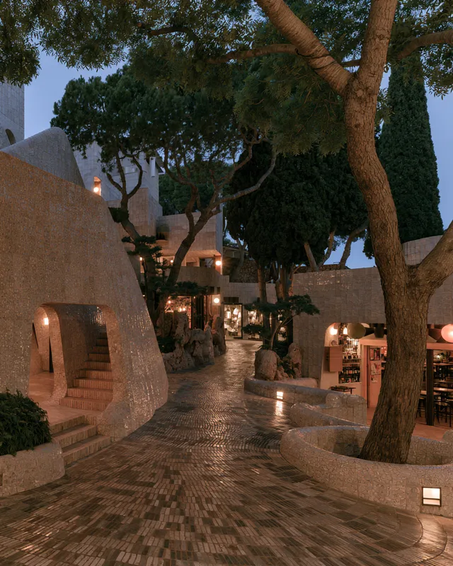 Streets and Squares, study 3